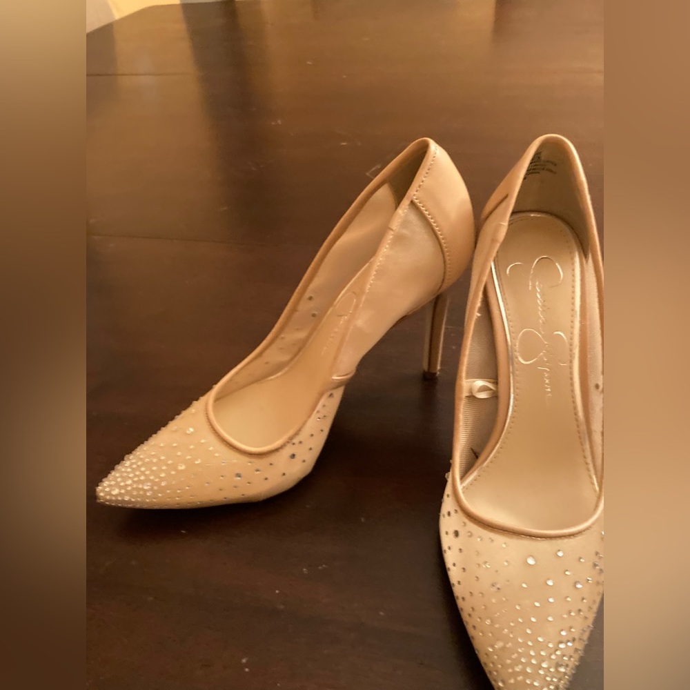 Jessica Simpson sheer nude rhinestone pointed heels women’s Sz 6